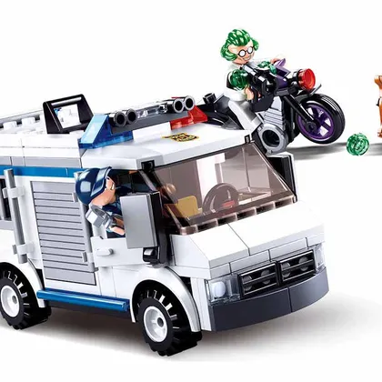 Police Van and Motorcycle (M38-B0652)